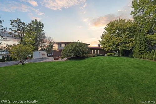 42494 E Huron River Dr, Van Buren Township, MI, 48111-2840 | Card Image