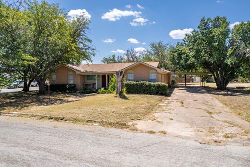 1909 8th St, Brownwood, TX, 76801-5501 | Card Image