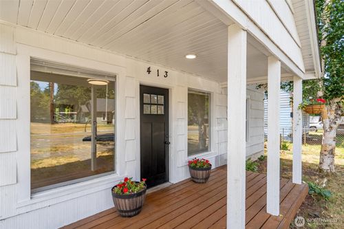 413 W 4th Ave, Pe Ell, WA, 98572-9733 | Card Image