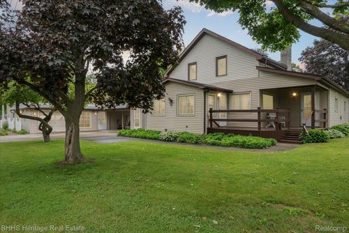 301 N Church St, Byron, MI, 48418-9128 | Card Image