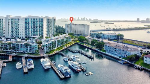 penthouse-7904 West Dr, North Bay Village, FL, 33141-5592 | Card Image