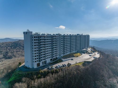 2205-303 Sugar Top Dr, Sugar Mountain, NC, 28604-4405 | Card Image