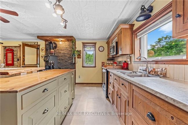 25 Devils Door Rd, House other with 3 bedrooms, 2 bathrooms and 12 parking in Front Yonge ON | Image 6