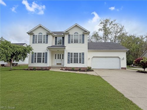 921 Lockwood Rd, Barberton, OH, 44203-4549 | Card Image