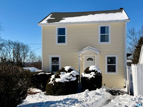 1 Hampton Rd, New Fairfield, CT, 06812-3739 | Card Image