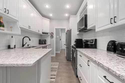 1991 Cedar Village Cres, North Vancouver, BC, V7J3P5 | Card Image