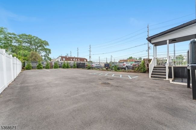 1465 E 2 Nd St, Home with 4 bedrooms, 4 bathrooms and null parking in Plainfield NJ | Image 24