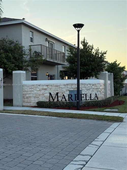 818-818 Se 19th St, Homestead, FL, 33034-5688 | Card Image