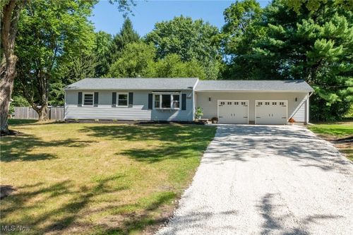 1023 Wall Rd, Wadsworth, OH, 44281-9012 | Card Image