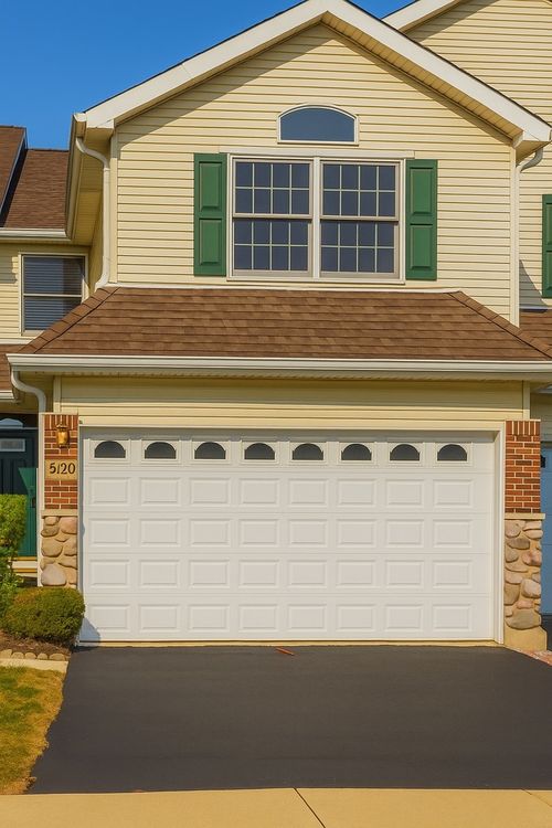 5120 Deblin Ln, Oak Lawn, IL, 60453-5061 | Card Image