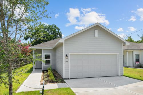 1105 S Fenner Ave, Cleveland, TX, 77327-5223 | Card Image