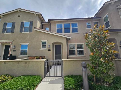 1118 Delpy View Pt, Vista, CA, 92084-4837 | Card Image