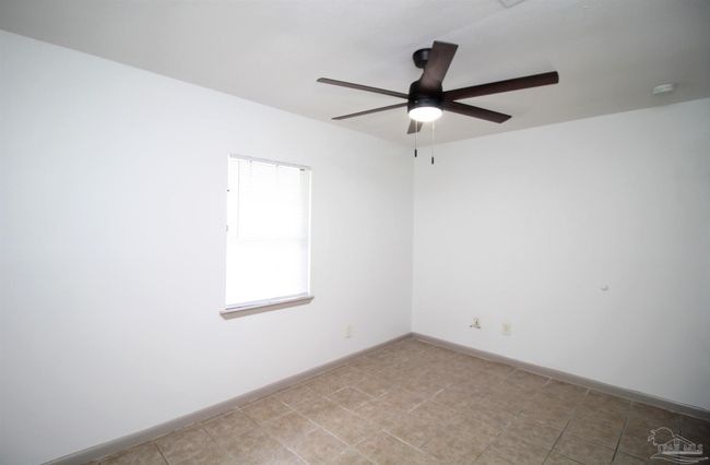 APT-12 - 4964 W Spencer Field Rd, House other with 2 bedrooms, 1 bathrooms and null parking in Pace FL | Image 14