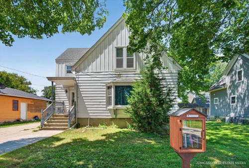 921 Wheeler St, Woodstock, IL, 60098-2877 | Card Image