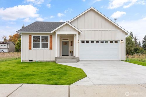 405 E 2nd St, Nooksack, WA, 98276-8203 | Card Image