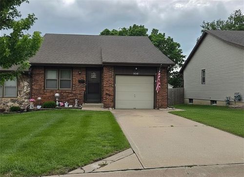 108 S Ryans Way, Saint Joseph, MO, 64506-3507 | Card Image