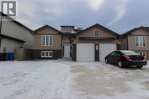 {{alt}} | Card Image