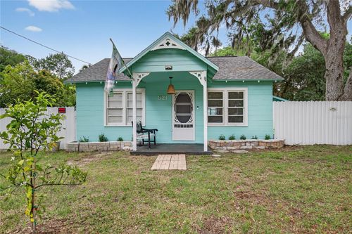 521 Michigan St, MOUNT DORA, FL, 32757-6035 | Card Image