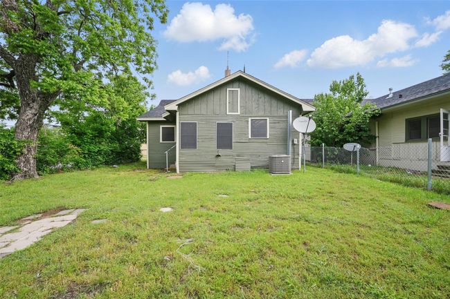 906 E Houston St, House other with 2 bedrooms, 1 bathrooms and null parking in Sherman TX | Image 18