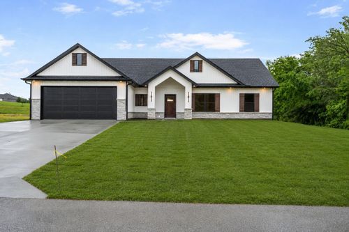 17347 Olivia Ct, Boonville, MO, 65233-4204 | Card Image