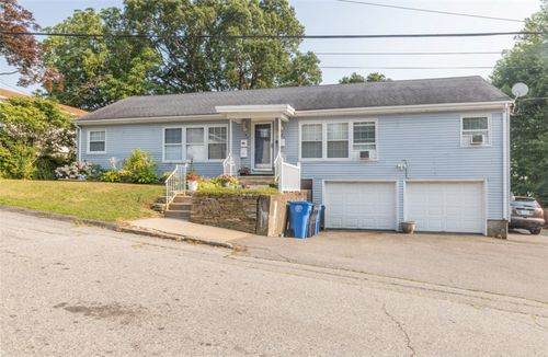 184 Gladstone St, Cranston, RI, 02920-6939 | Card Image
