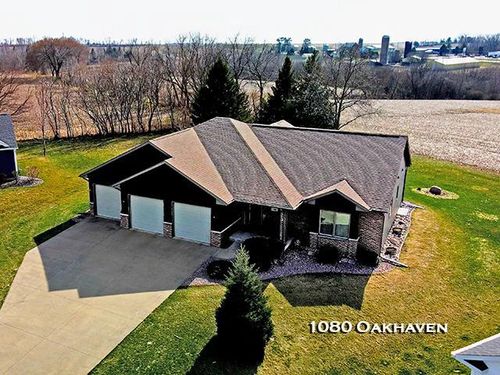 1080 Oakhaven Ct, PLATTEVILLE, WI, 53818-3770 | Card Image