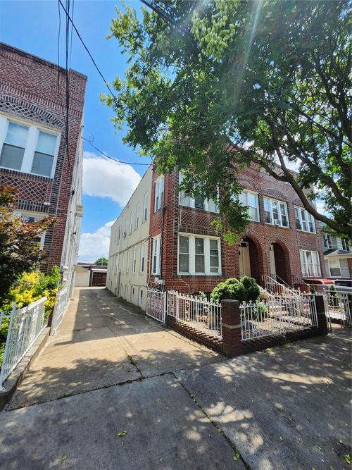 317 E 49th St, New York, NY, 10017-1601 | Card Image