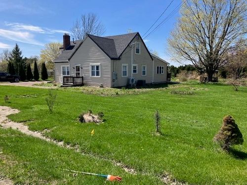 107 Middle Rd, Colchester, VT, 05446-7303 | Card Image