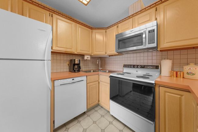 13 Kitchen.jpg | Image 13