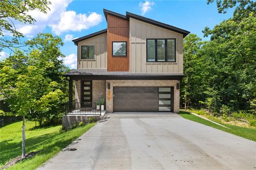 30 Cromer Dr, Bella Vista, AR, 72715-5318 | Card Image