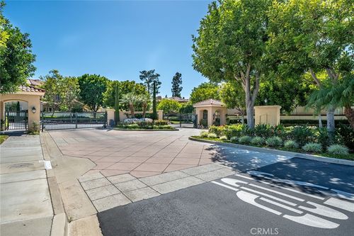 2466 Aquasanta, Tustin, CA, 92782 | Card Image