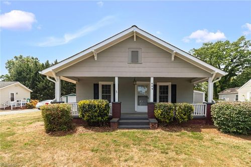 609 Dobson St, Kernersville, NC, 27284-2216 | Card Image