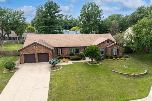 9 Vale Ct, Moline, IL, 61265-6129 | Card Image