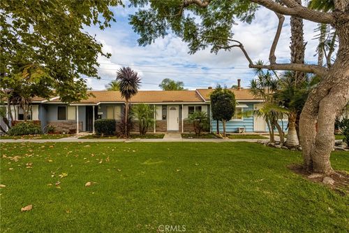 10238 Disney Cir, Huntington Beach, CA, 92646-4338 | Card Image