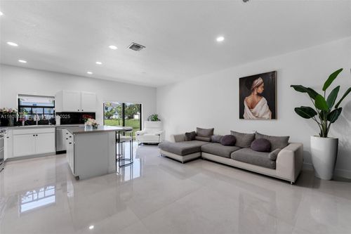 617 Sw 11th St, Florida City, FL, 33034-4889 | Card Image