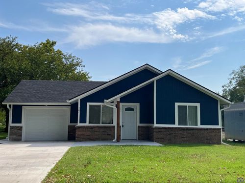 302 Sylvan St, Emporia, KS, 66801-3708 | Card Image