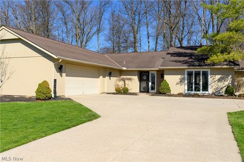 10483 Shale Brook Way, Strongsville, OH, 44149-2293 | Card Image
