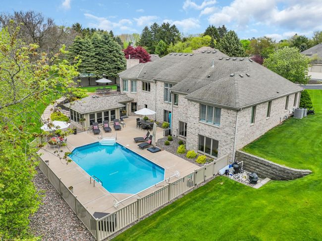 8 Lake Pointe Cir, House other with 5 bedrooms, 3 bathrooms and null parking in Wind Point WI | Image 32
