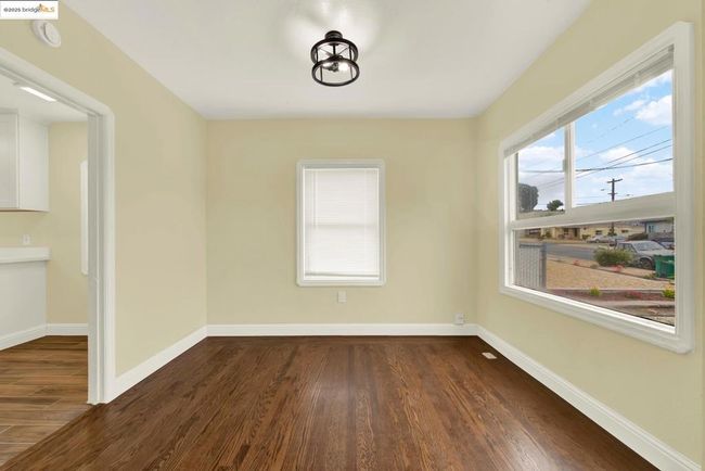 2327 99 Th Ave, House other with 2 bedrooms, 1 bathrooms and 1 parking in Oakland CA | Image 6