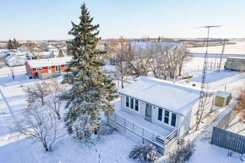 140 1 St S, Edberg, AB, T0B1J0 | Card Image