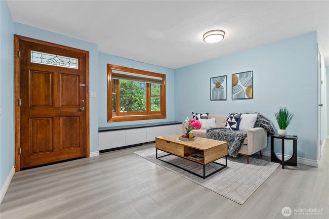4530 240 Th St Sw, House other with 3 bedrooms, 2 bathrooms and null parking in Mountlake Terrace WA | Image 5