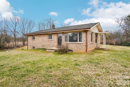 277 Powell Street, Hendersonville, NC, 28792 | Card Image