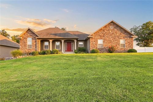 628 Oakmont Dr, Warrensburg, MO, 64093-2165 | Card Image