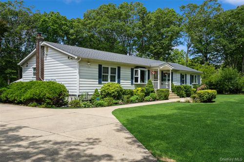 200 Maple St, Medford, NY, 11763-4069 | Card Image