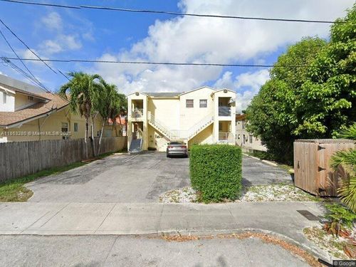 apt-4-220 Nw 7th Ave, Miami, FL, 33128-1560 | Card Image
