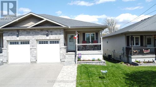 11A Centre Street N, Brockville, ON, K6V5S6 | Card Image