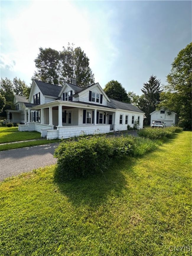 28 Payne St, House other with 4 bedrooms, 3 bathrooms and null parking in Hamilton NY | Image 4