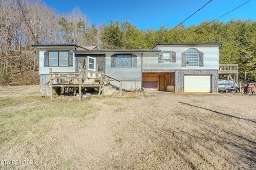 960 Chestnut Grove Rd, Dandridge, TN, 37725-4207 | Card Image