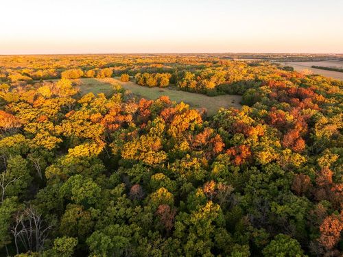 2990 170th St, Valley Falls, KS, 66088-5042 | Card Image