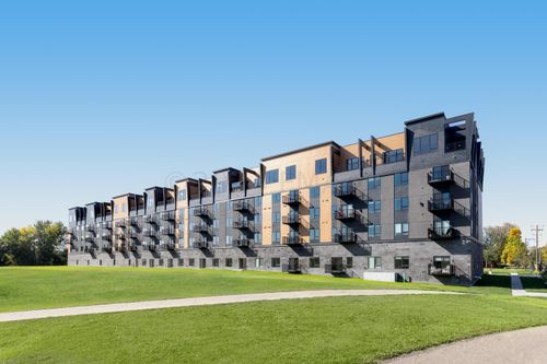 514-505 Oak St N, Fargo, ND, 58102-5535 | Card Image